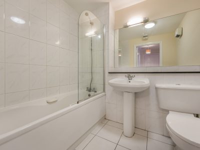 329 Castleforbes Square - Bathroom (1 of 4) - Photo - Ben Ryan